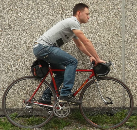 bicicletta uomo corretta altezza manubrio sella