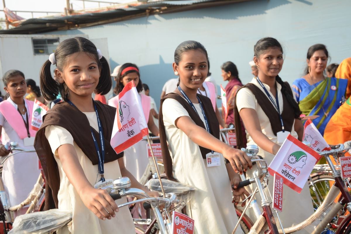 India: la rivoluzione silenziosa delle bici che cambia il futuro delle ragazze